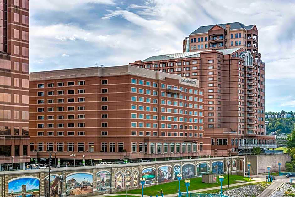 Embassy Suites by Hilton Cincinnati RiverCenter exterior